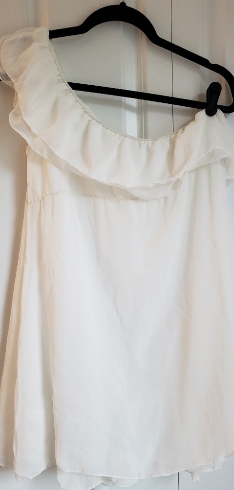 One shoulder dress